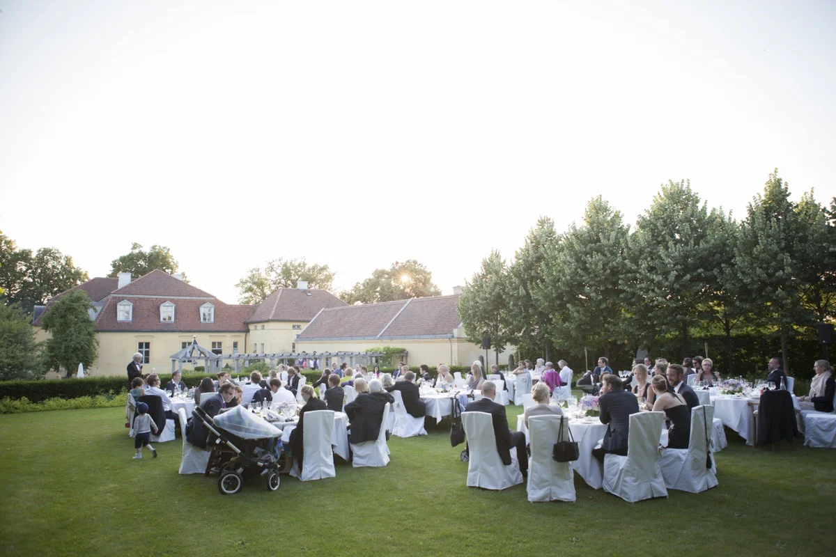 Dinner im Garten des Schlosses
