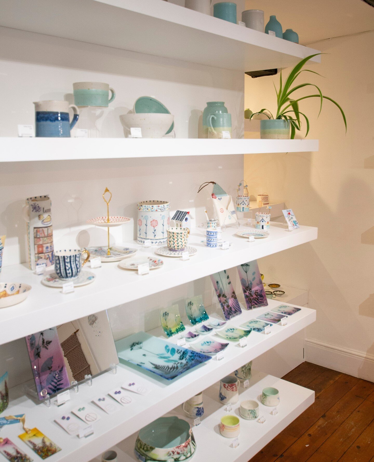 The gallery is full of beautiful work at the moment, including glass and ceramics... perfect for gifts for all the summer birthdays coming up! 🤩⁠
⁠
You can always shop online:⁠
www.cambridgecrafts.co.uk/⁠
⁠
⁠
⁠
#cambridge #lovecambridge #artgallery 