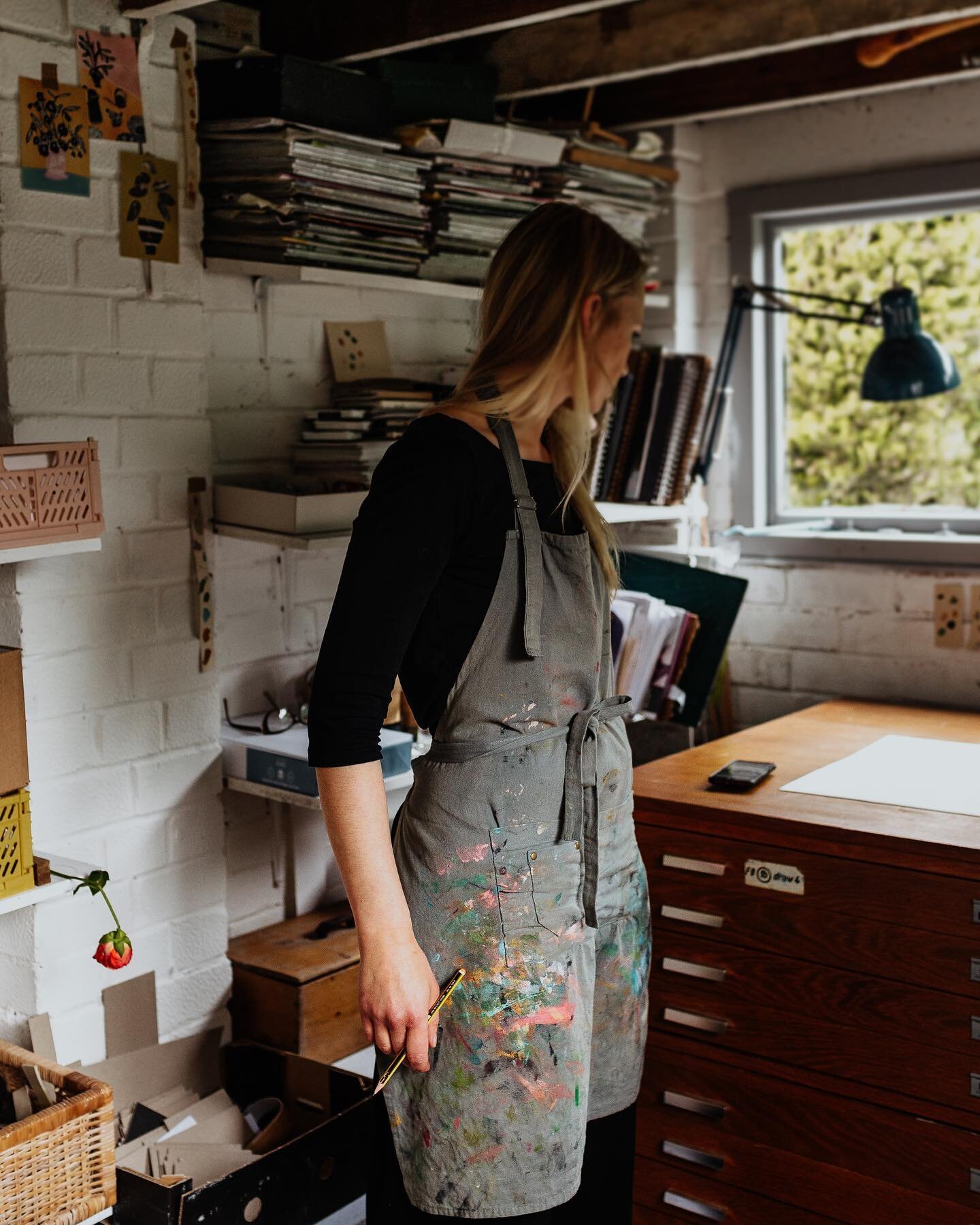 ✨Meet The Maker✨ Today featuring one of our brilliant new artists - Sheffield based printmaker Luiza Holub @luizaholub ! We asked Luiza a few questions about her practice, read below:

𝘏𝘰𝘸 𝘥𝘪𝘥 𝘺𝘰𝘶 𝘴𝘵𝘢𝘳𝘵 𝘢𝘴 𝘢 𝘱𝘳𝘪𝘯𝘵𝘮𝘢𝘬𝘦𝘳?
 
I