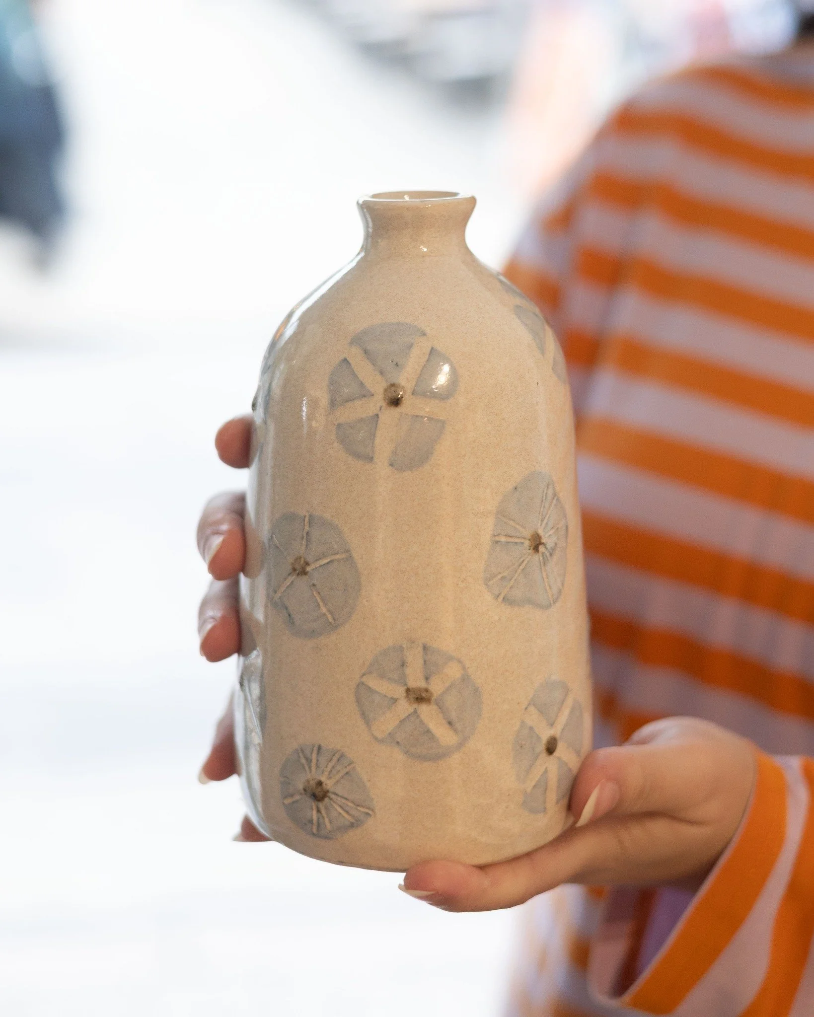 We've had a new delivery fresh from Rachel Austin's Cambridge based garden studio! We love the soft look and colour of these pieces. There's much more from this new delivery to discover in the gallery and on our website. 

@rachelaustin_ceramics 

#c