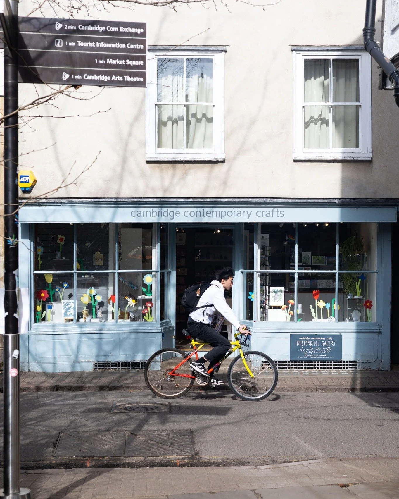 Are you out on your bike this morning looking for a last minuet Mother's day Present? We're open 10am - 5.30pm today and we have lots of lovely handmade pieces to choose from. 

And if you're popping into town on Sunday we open 11am -5pm. 

#ukartist