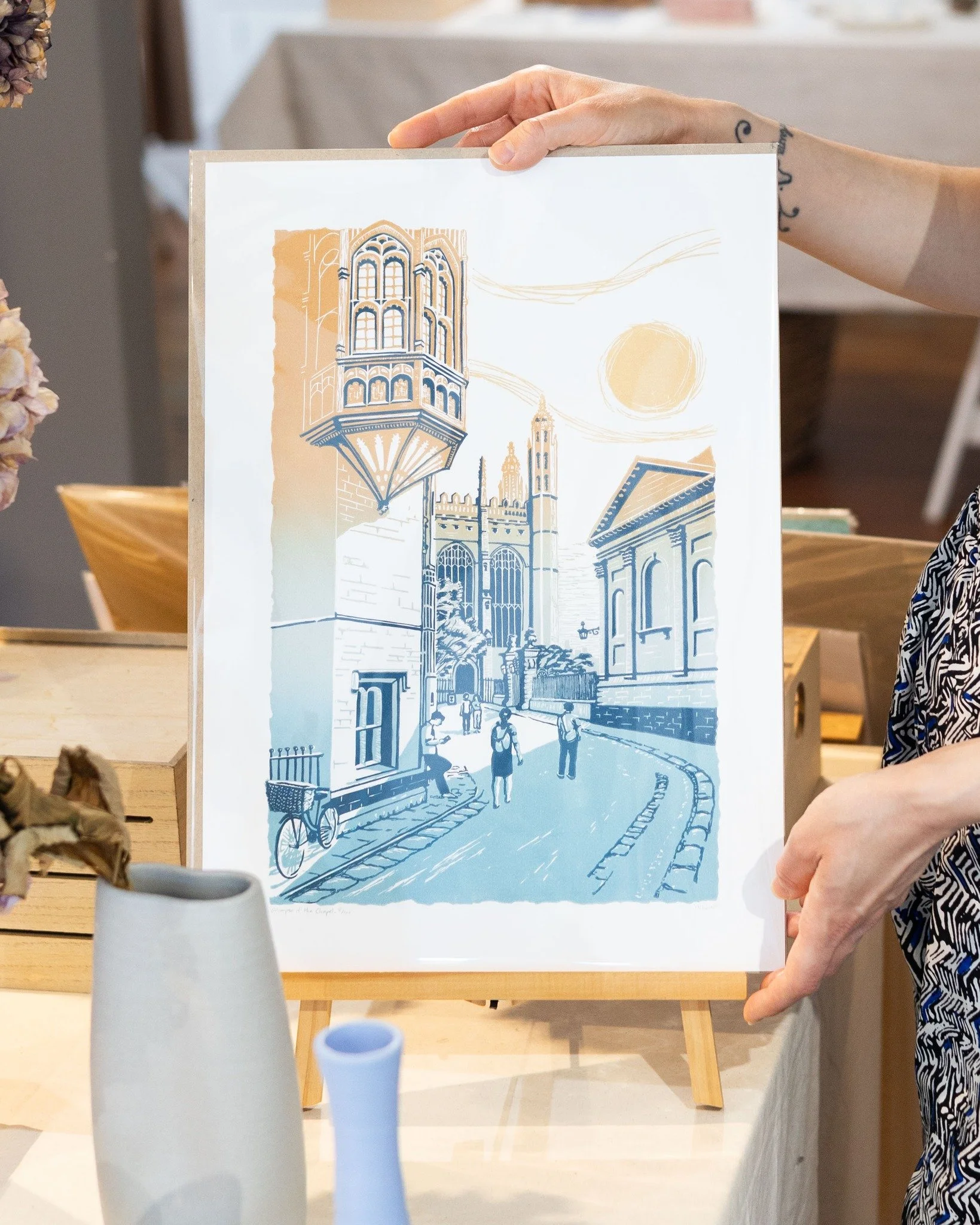 We often get customers asking for a piece of art to remember their time in Cambridge and we always recommend the limited edition lino prints by Melissa (aka Meliprints). Melissa is based in Cambridge and as a resident of the city she captures Cambrid