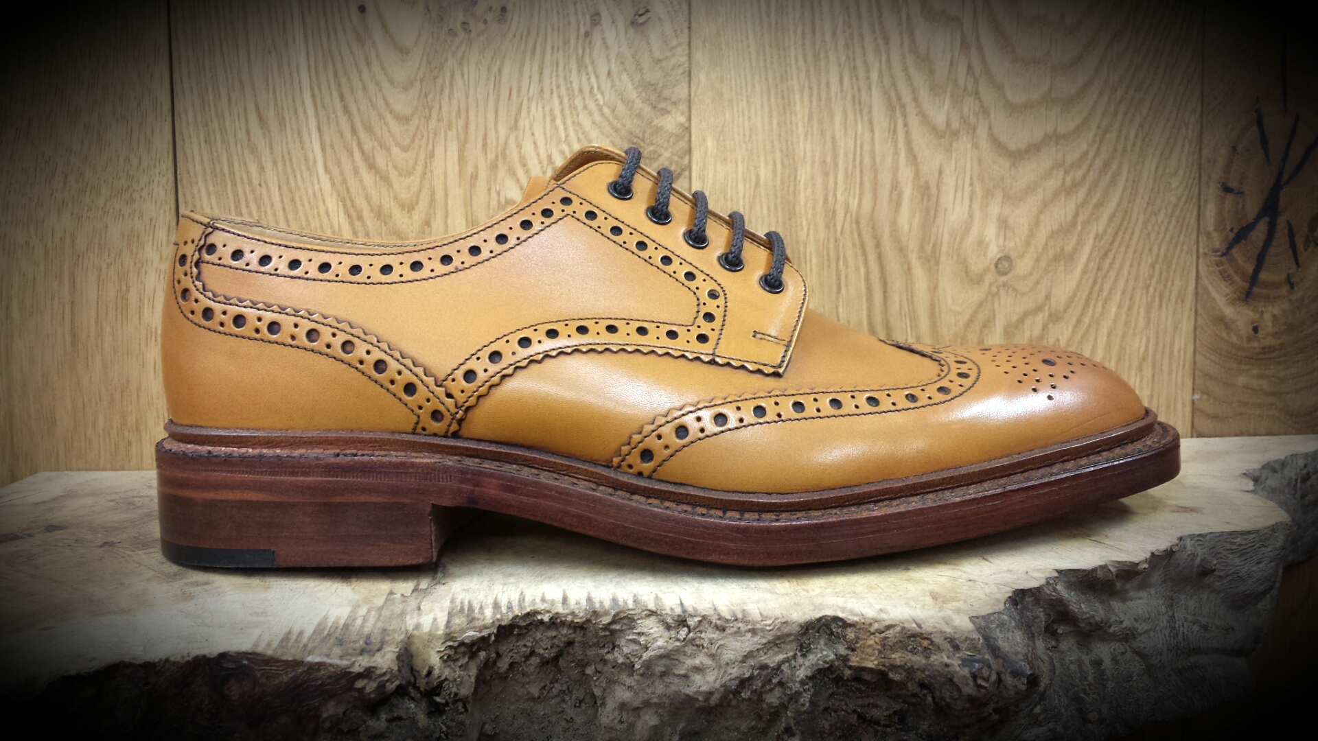 loake chester tan