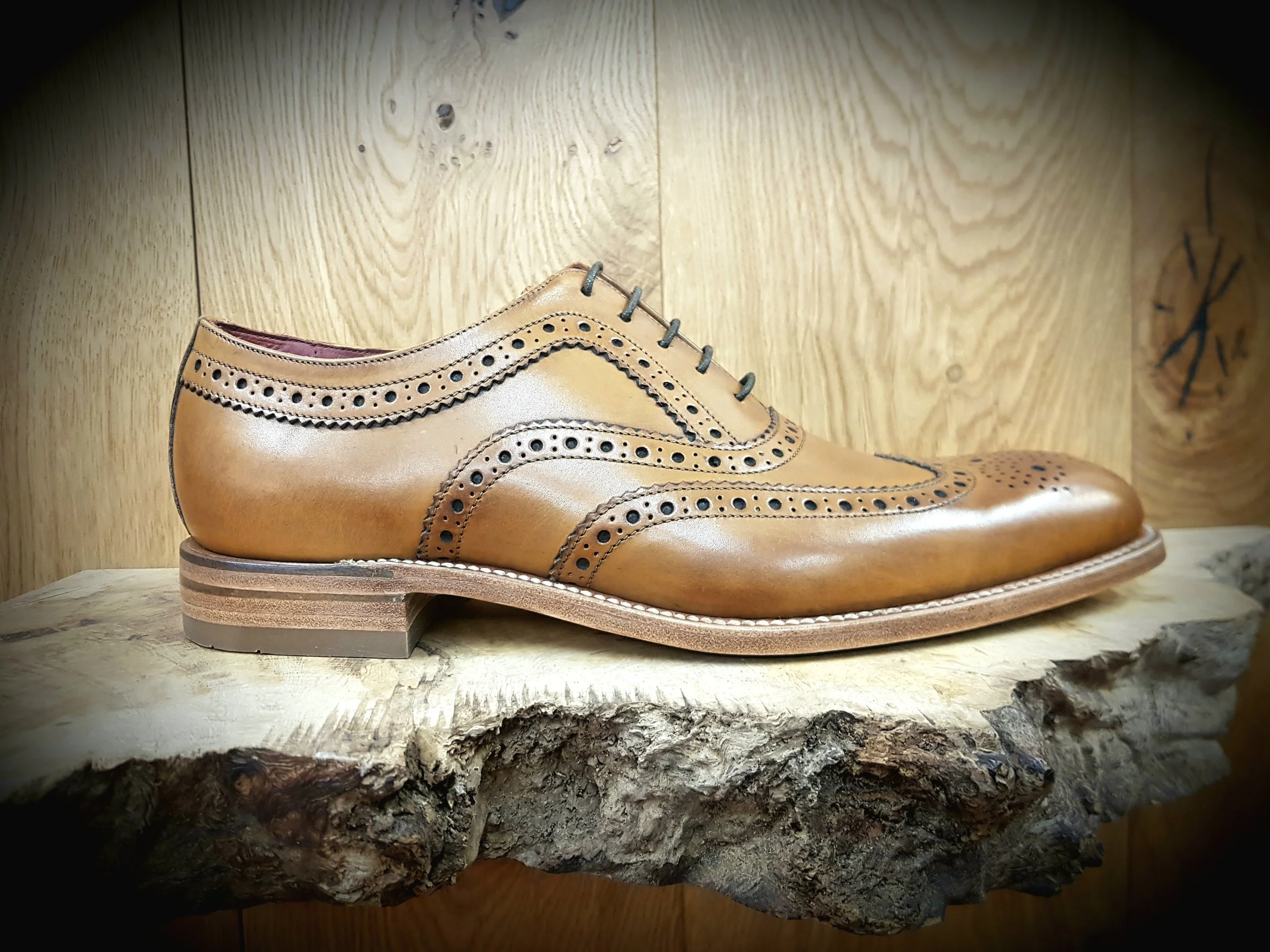 loake fearnley tan