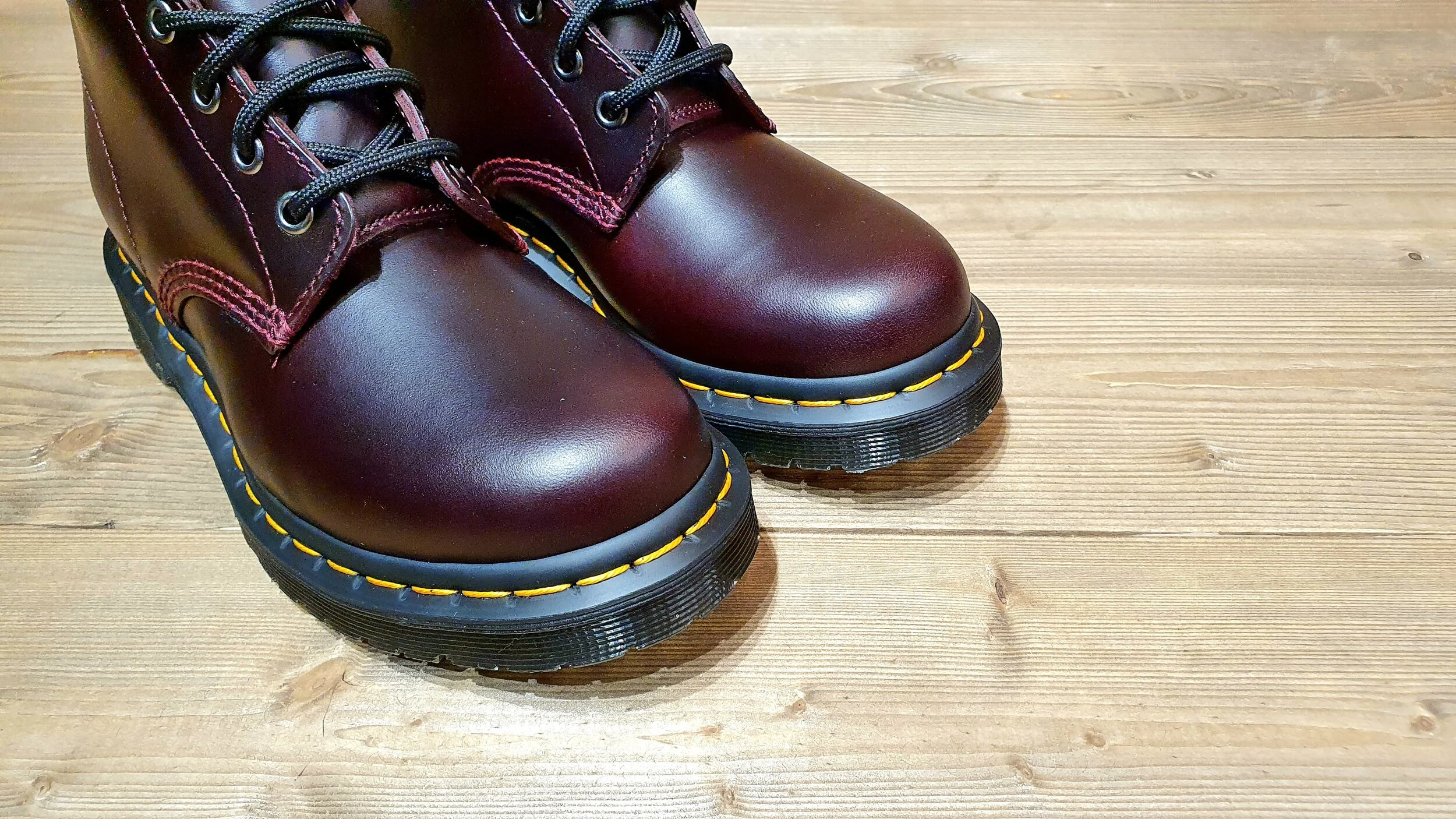 dr martens serena