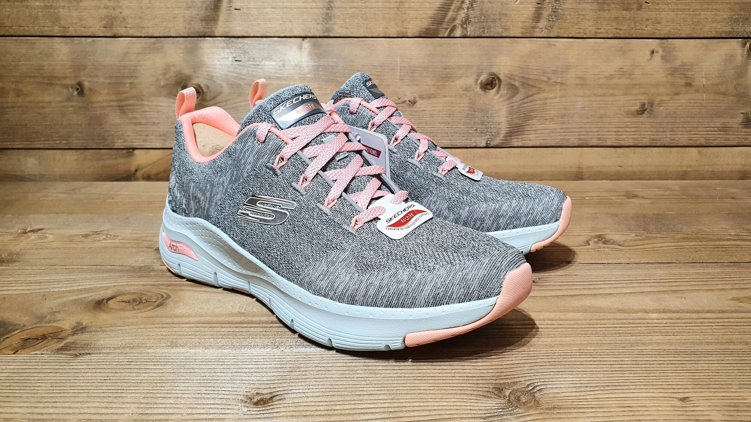skechers comfy wave arch fit trainers