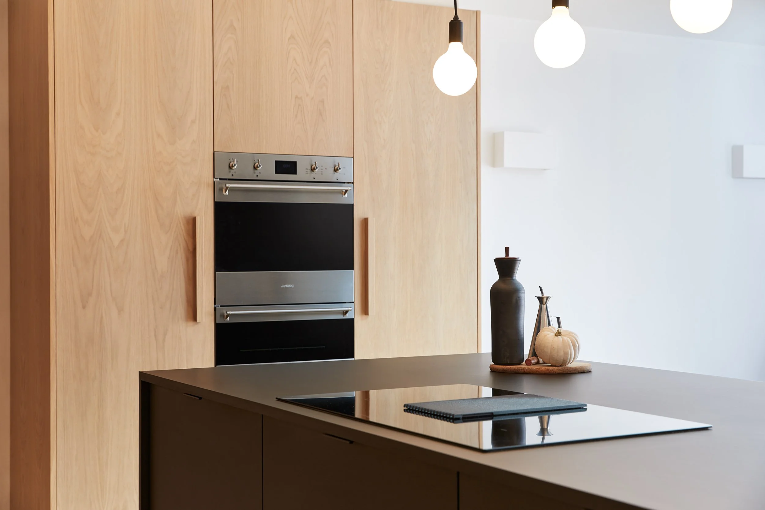 JT Oak-Fenix Kitchen Image 6.jpg