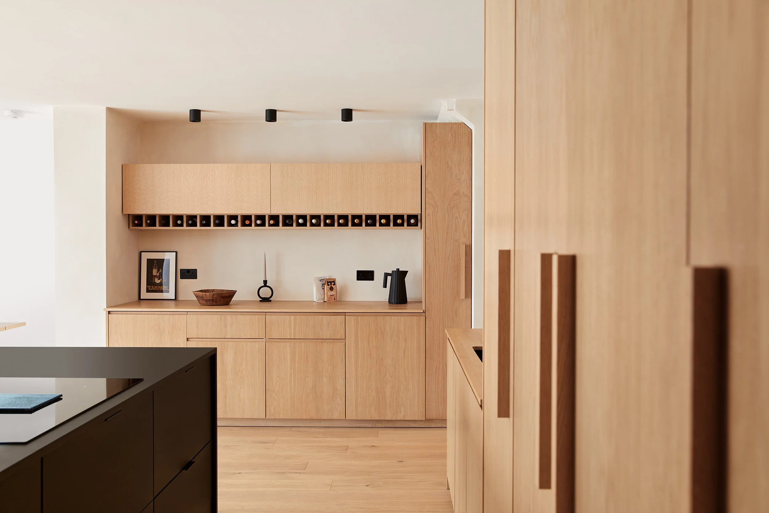 JT Oak-Fenix Kitchen Image 4.jpg