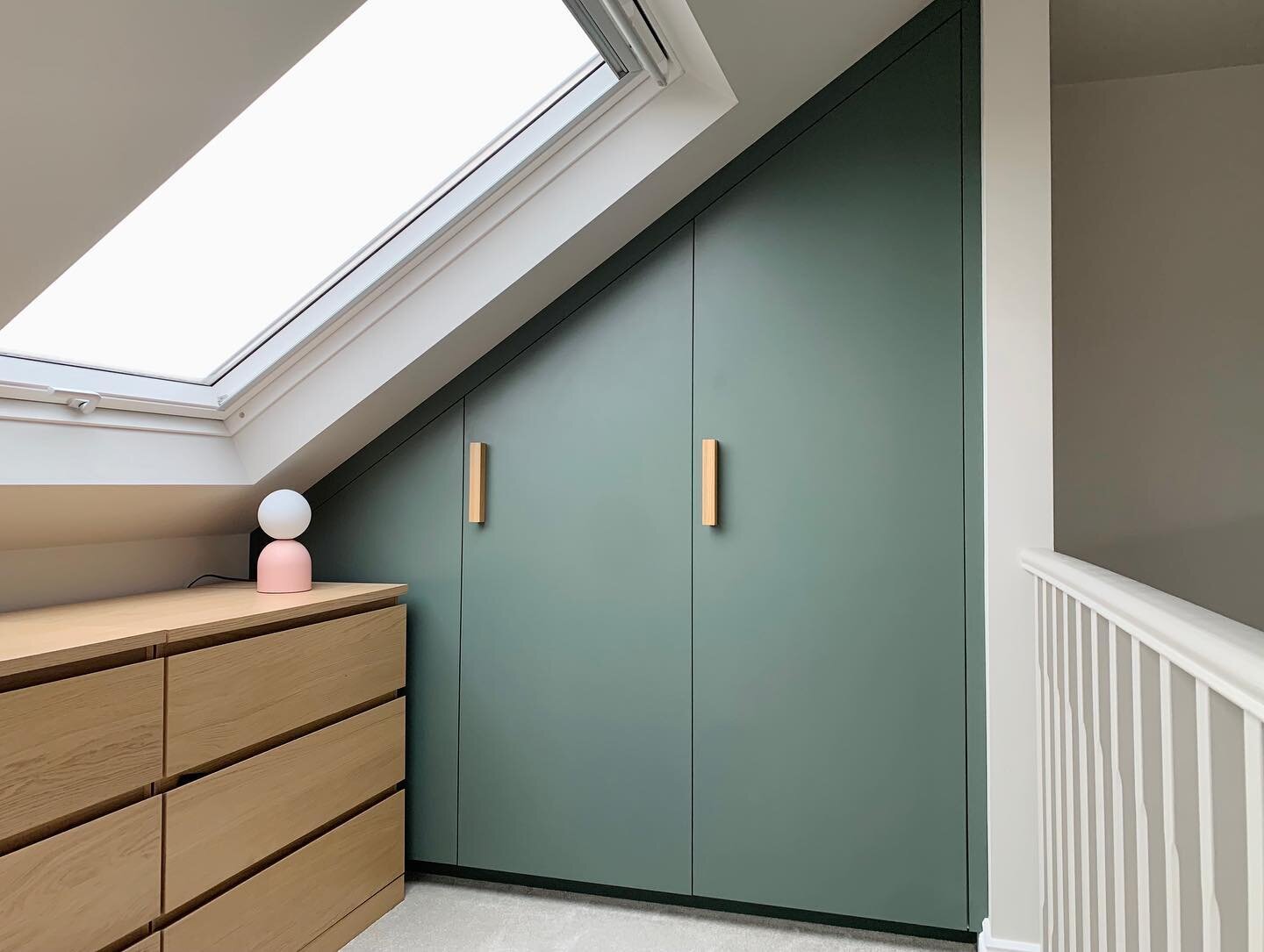 Finished this fitted wardrobe recently in a loft conversion, the green #formica laminated doors came out well, good use of space too