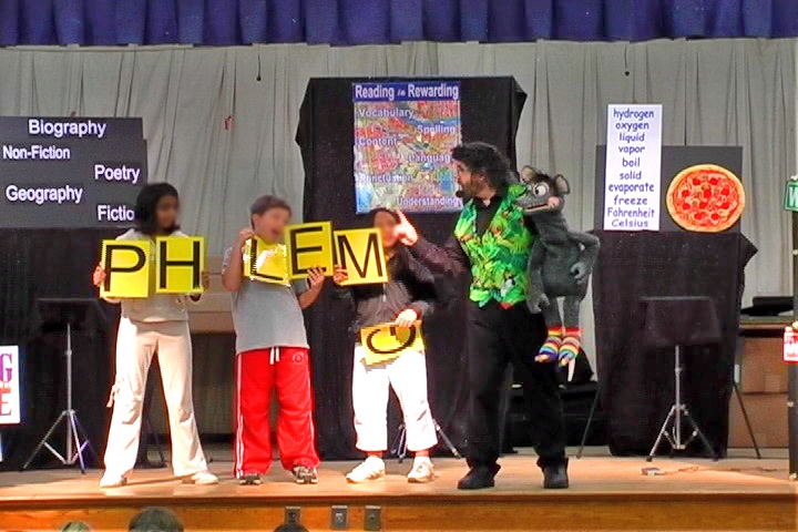 PetraPuppets - Reading Rampage
