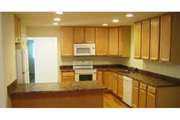 Stinson Street, 118-120 - Kitchen.jpg