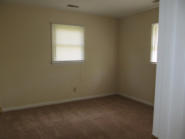 Graham Street, S., 120-B Bedroom.jpg