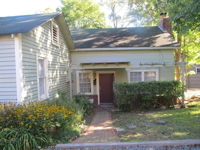 Cottage Lane, 204 - Front Exterior.png