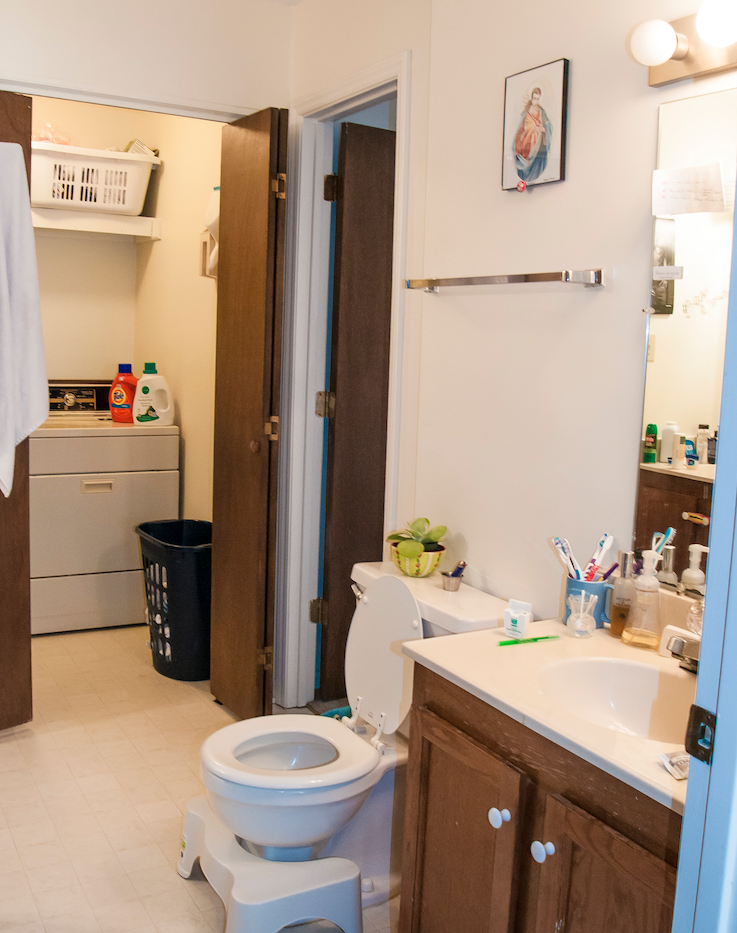 Westview Drive - 121-#20 - Bathroom and utility room.png
