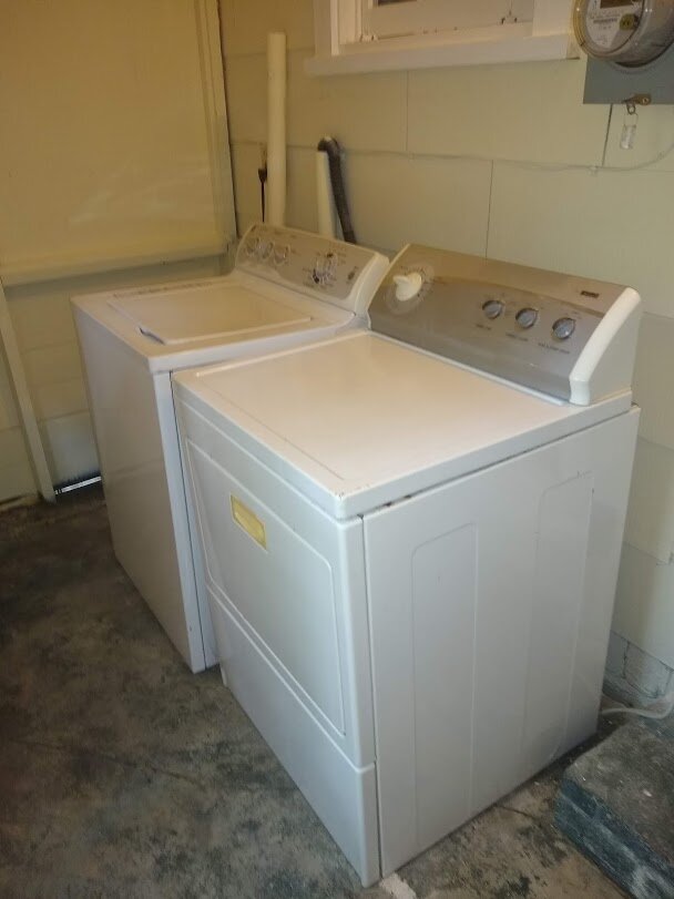 Davie Circle 48A Washer-Dryer.jpg