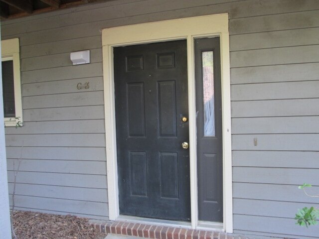 MLK Jr Blvd, 702-C3 - Apartment Entrance (2).jpg