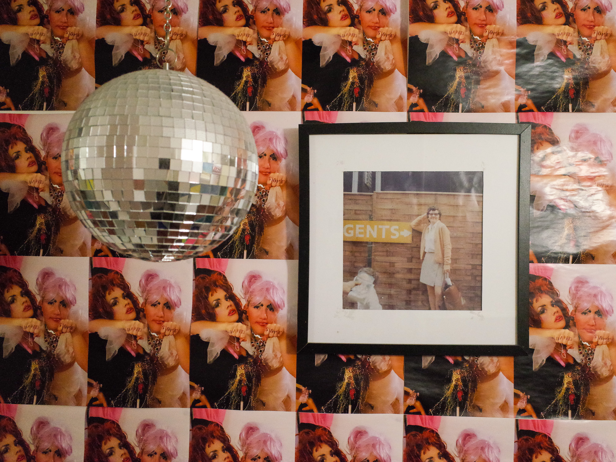 No animals in this one but I couldn't resist sharing it. Selfportrait wallpaper and a glitter ball in the bathroom at Merrimaking HQ.