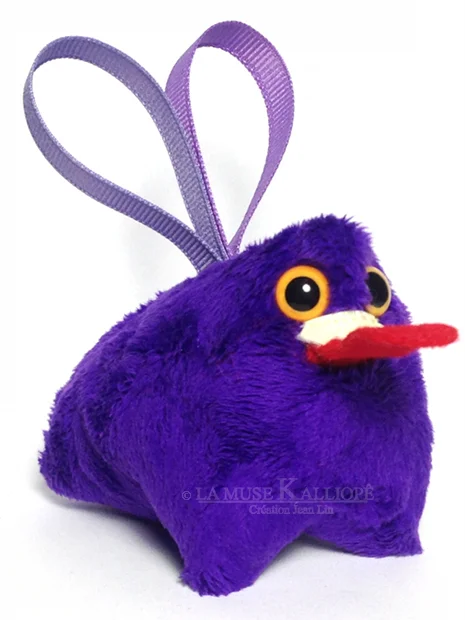 LaMuseKalliope Heart Glow_in_the_dark_fangs.jpg