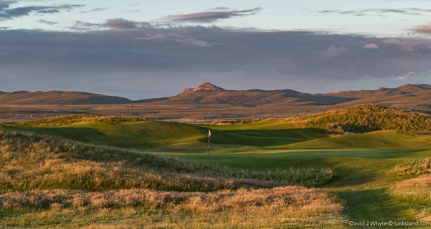 The views both inland and out across Laggan Bay are simply stunning.