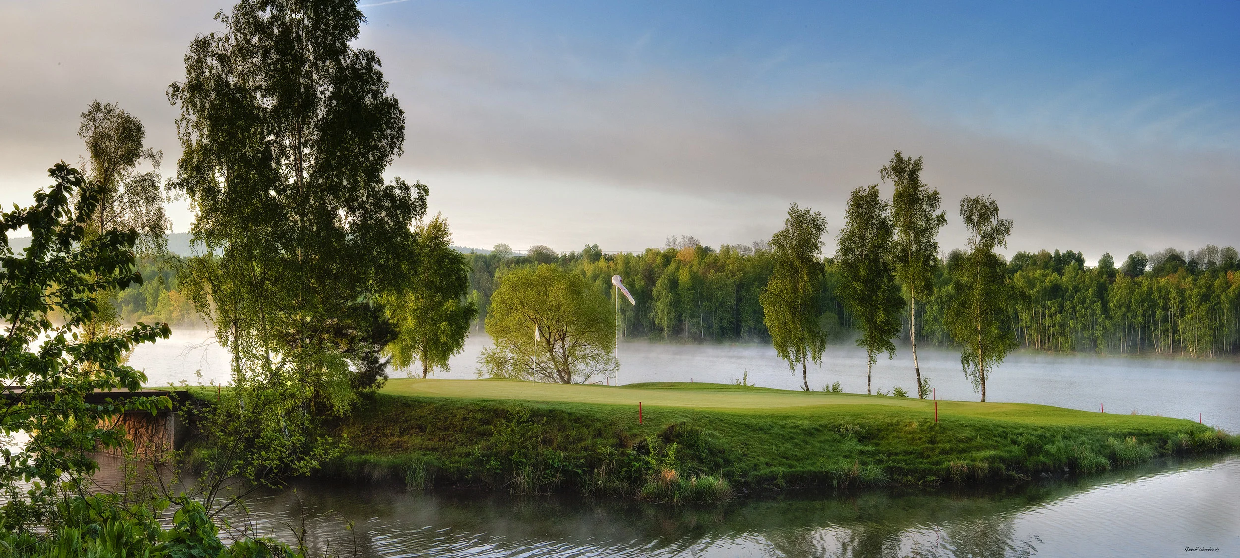 Greensgate’s Par 3, 11th is the most memorable hole, a tiny island green the size of a table-tennis bat