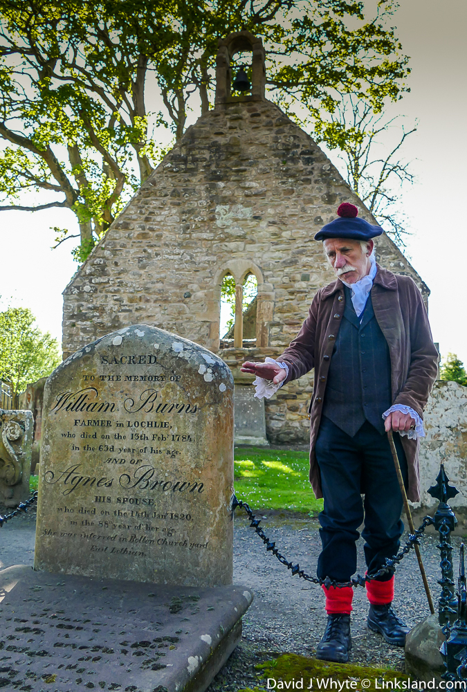 Sandy, one of our guides, regales us on Burns family members buried here at Alloway Auld Kirk