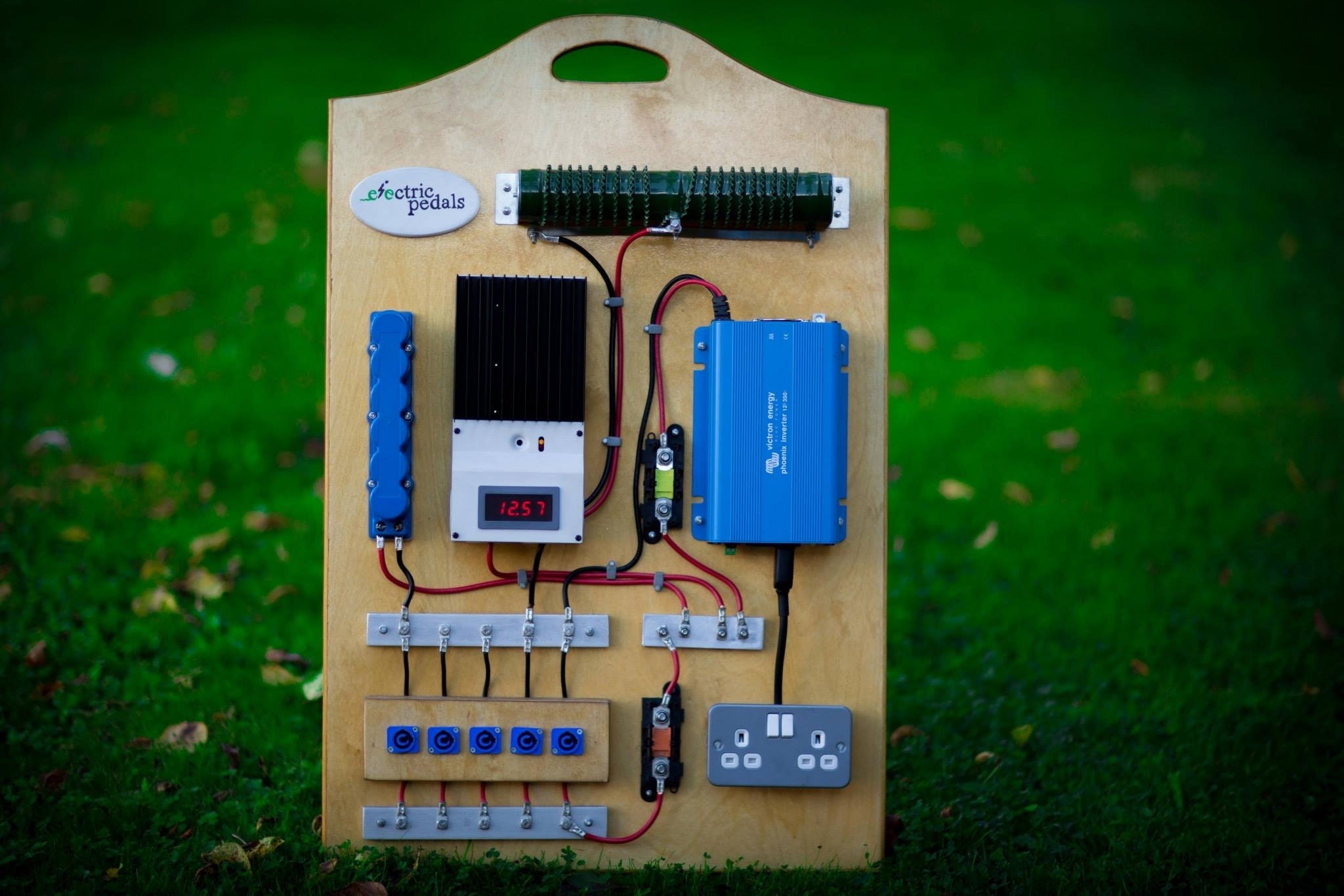 electric-pedals-mini-power-station.jpg