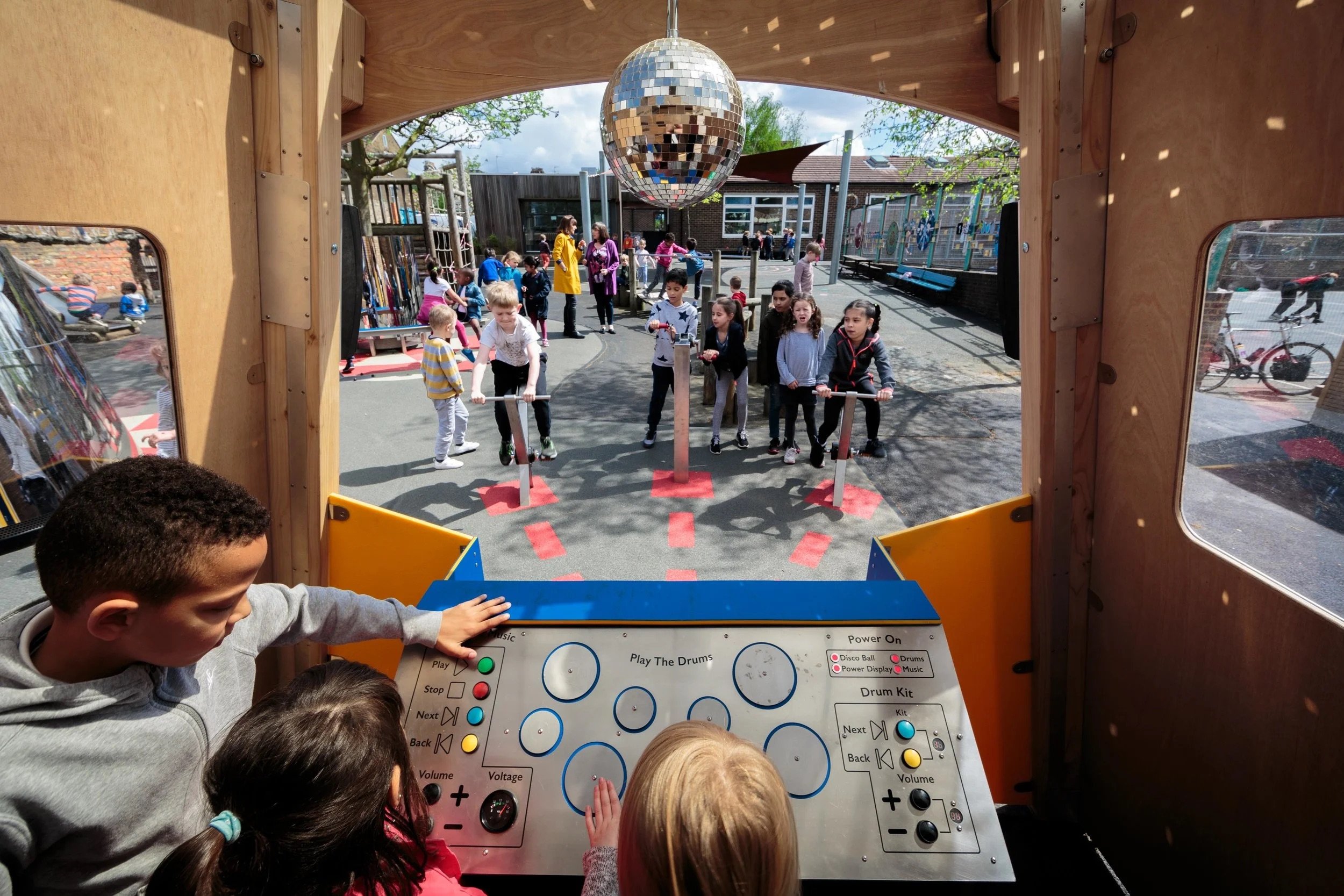 SCHOOL PLAYGROUND DISCO