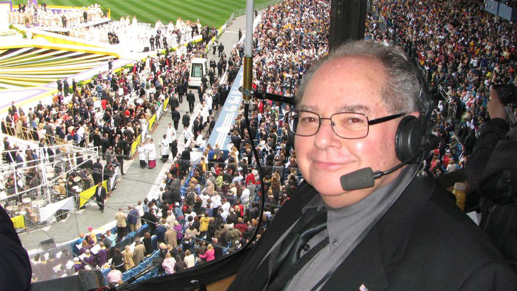 Larry Estrin at Yankee Stadium as the pope arrives at the first base dugout.