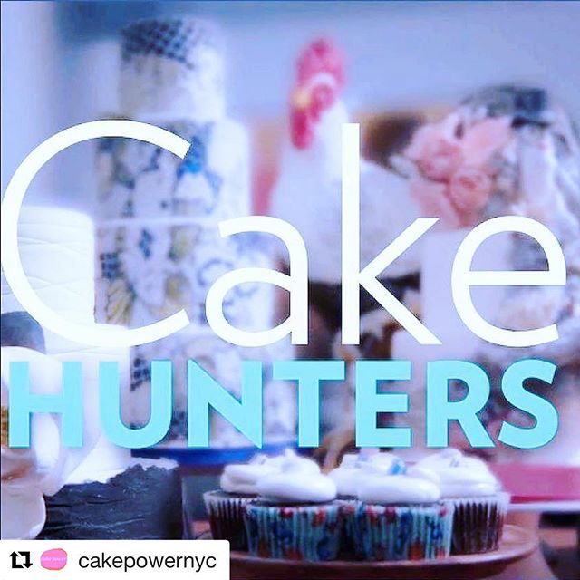 GUYS I'M GONNA BE ON TV TONIGHT!
At 10 pm, on the cooking channel. I had the pleasure of working with the amazing @cakepowernyc this year, and one of the projects was this episode. Sadly, I don't have cable, so I won't be watching, but I believe it w