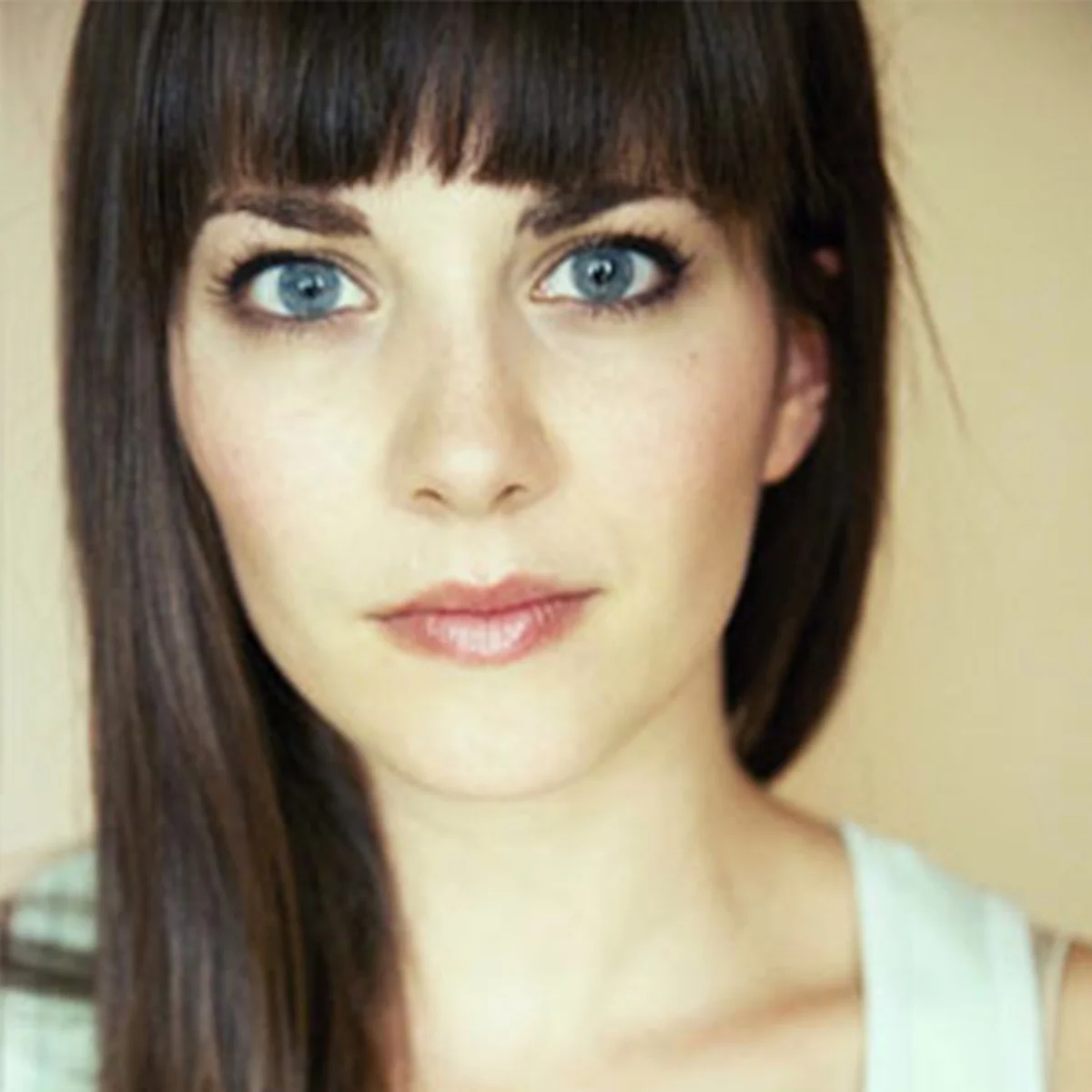 B e t s e y &nbsp;( A g e &nbsp; 2 1 )&nbsp;