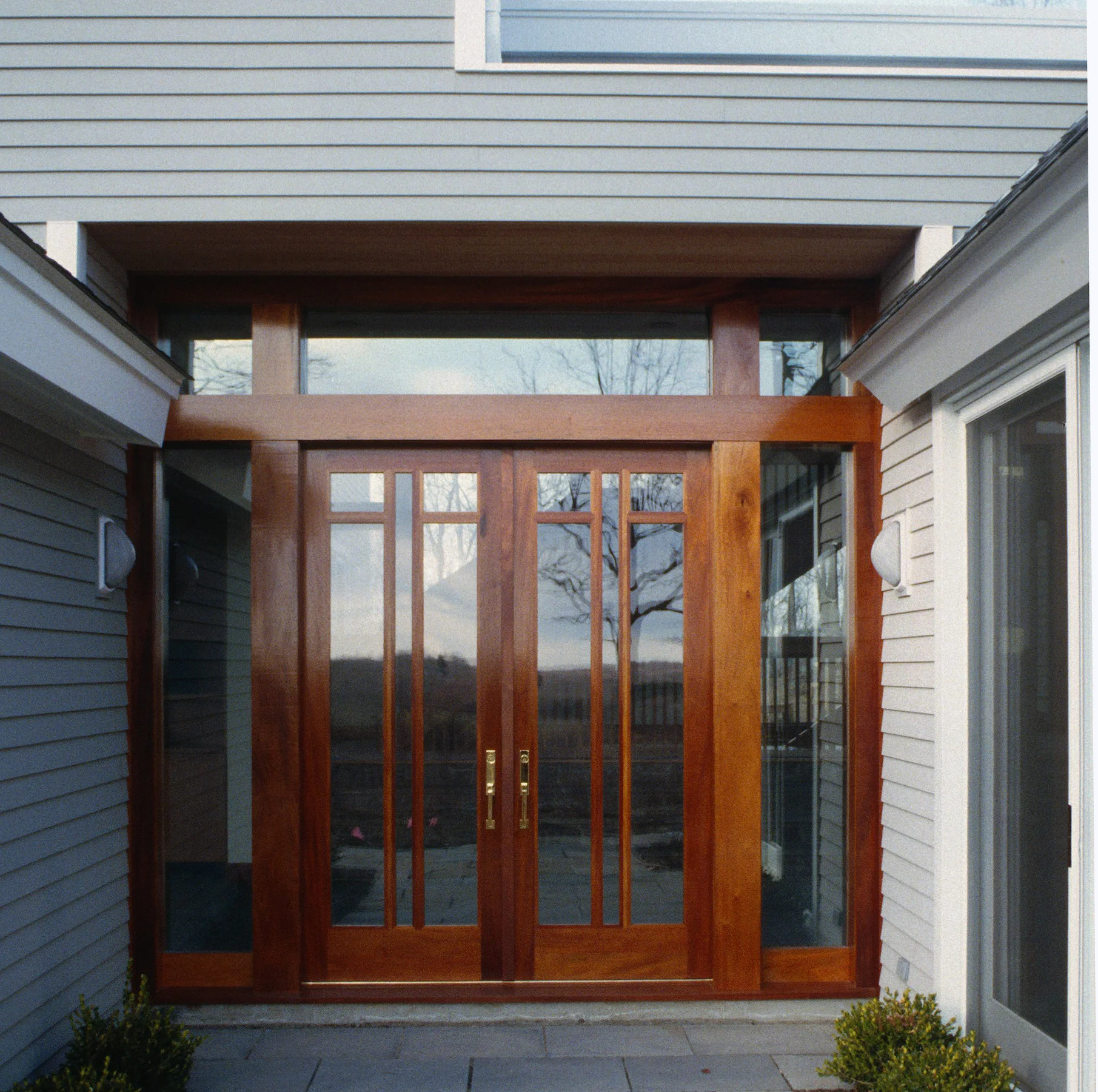 e Exterior Entry.jpg