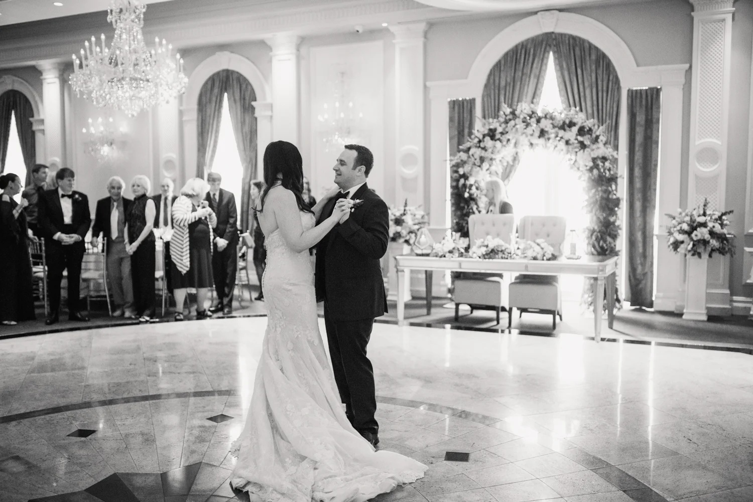 Modern_Classic_Rockleigh_Wedding_037.jpg