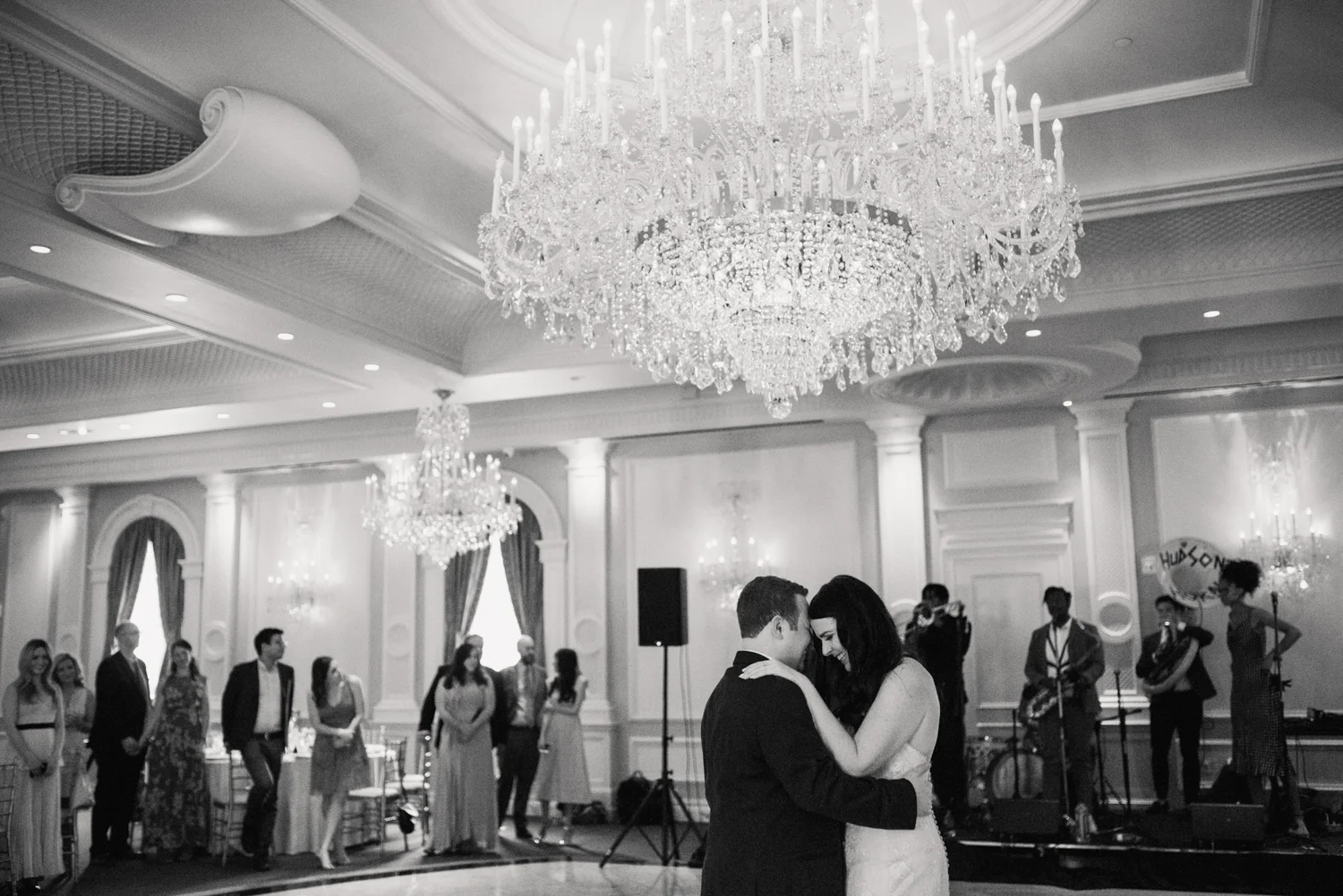 Modern_Classic_Rockleigh_Wedding_039.jpg