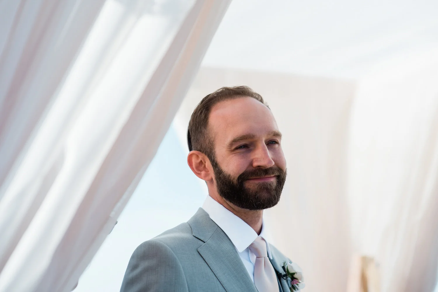 Nantucket_Galley_Beach_Wedding_016.jpg