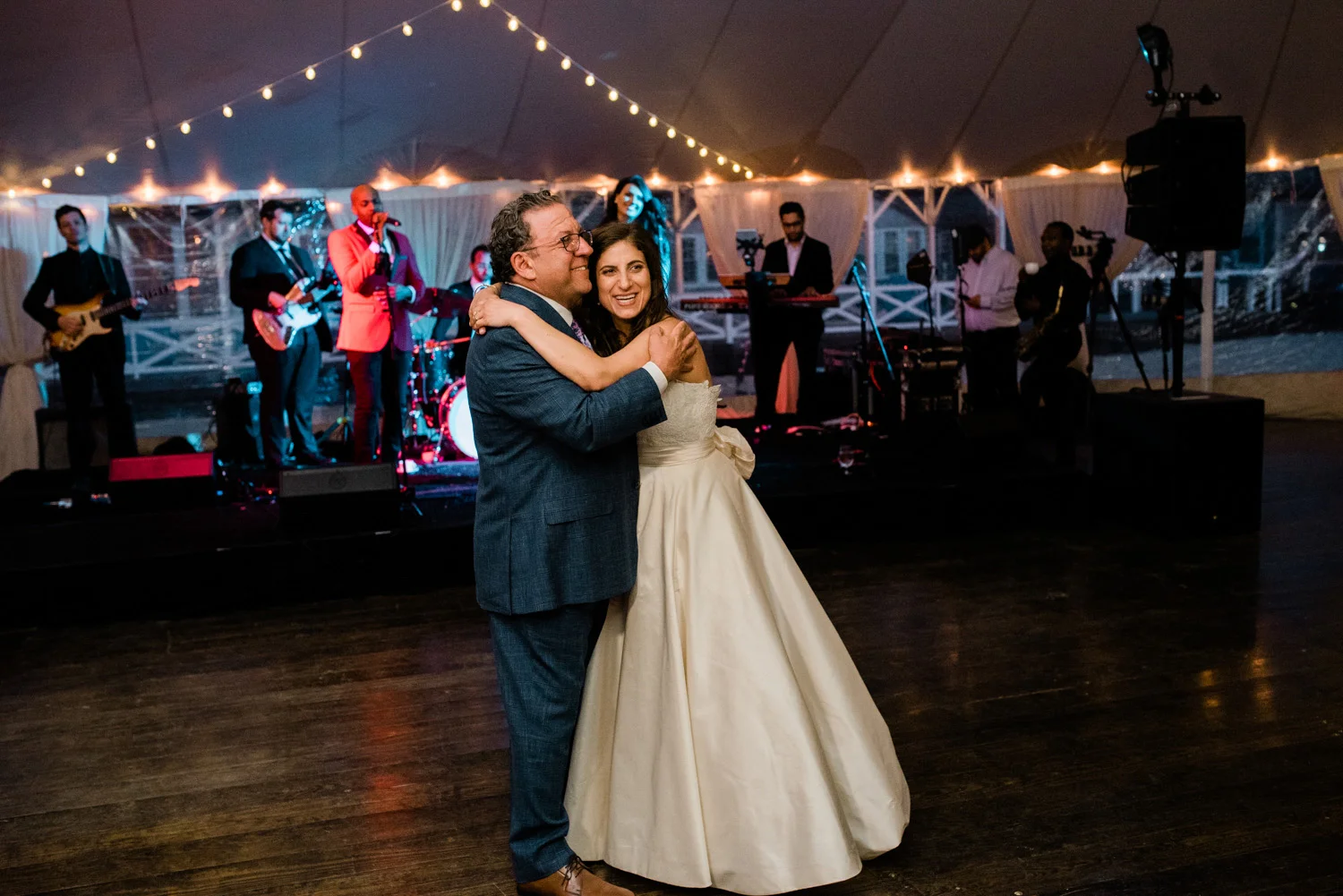 Nantucket_Galley_Beach_Wedding_064.jpg