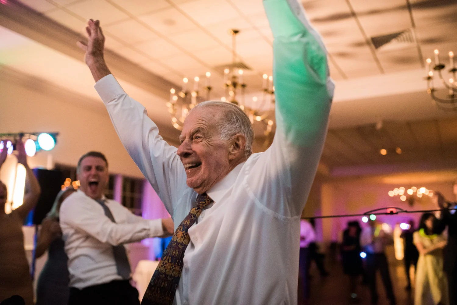 Cape_Cod_Inn_Coonamessett_Wedding_ 083.jpg