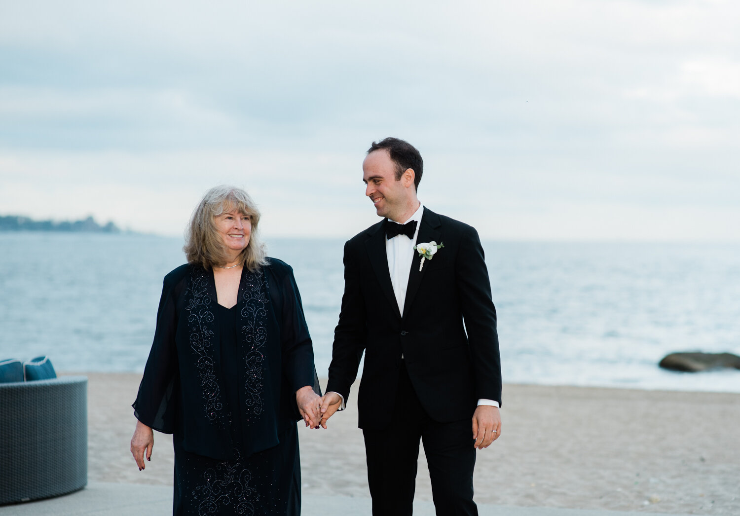 Darien_Beach_Club_Wedding_018.jpg