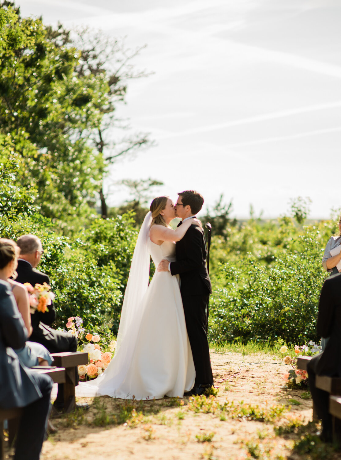 WellfleetBackyardWedding_024.jpg