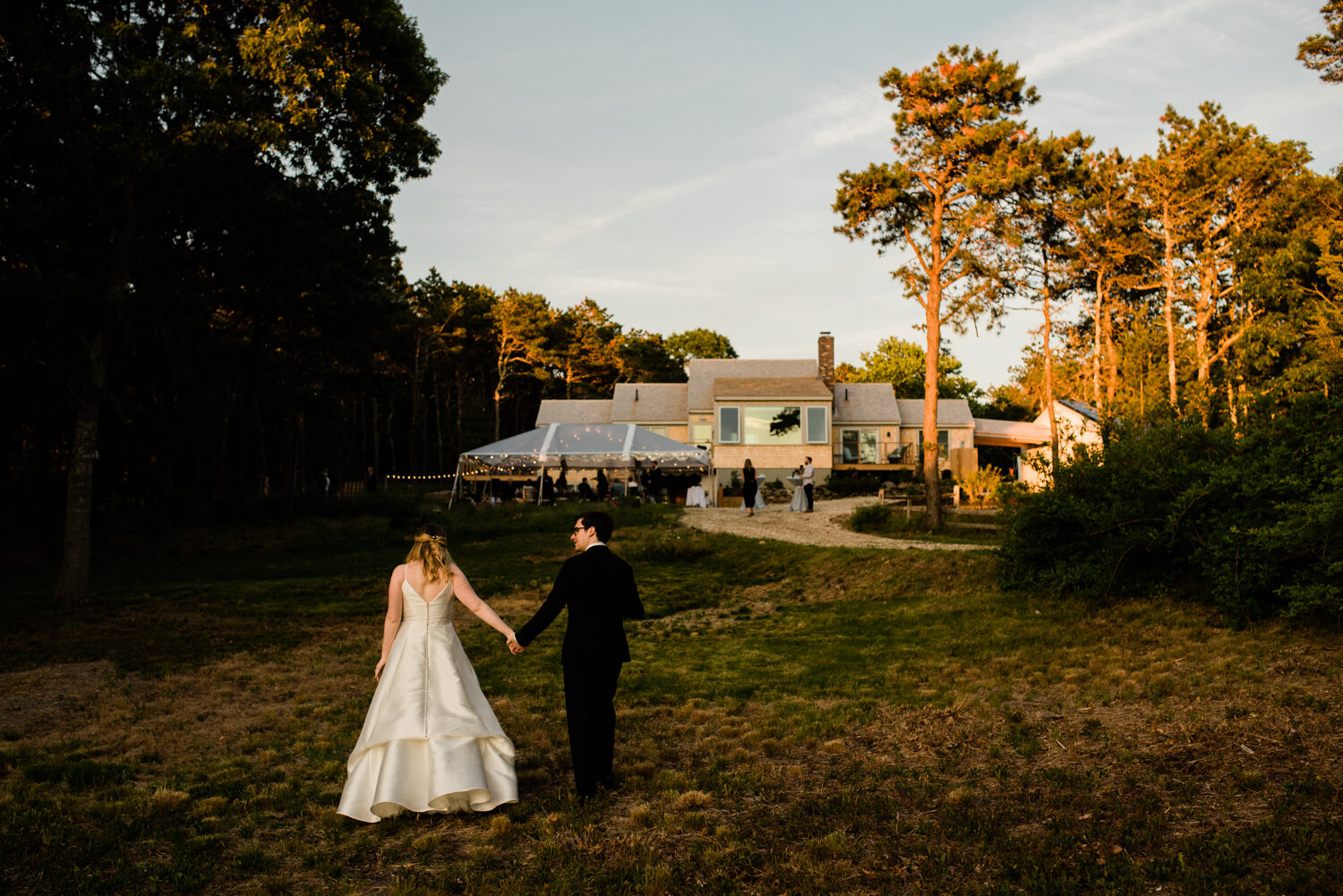 WellfleetBackyardWedding_042.jpg