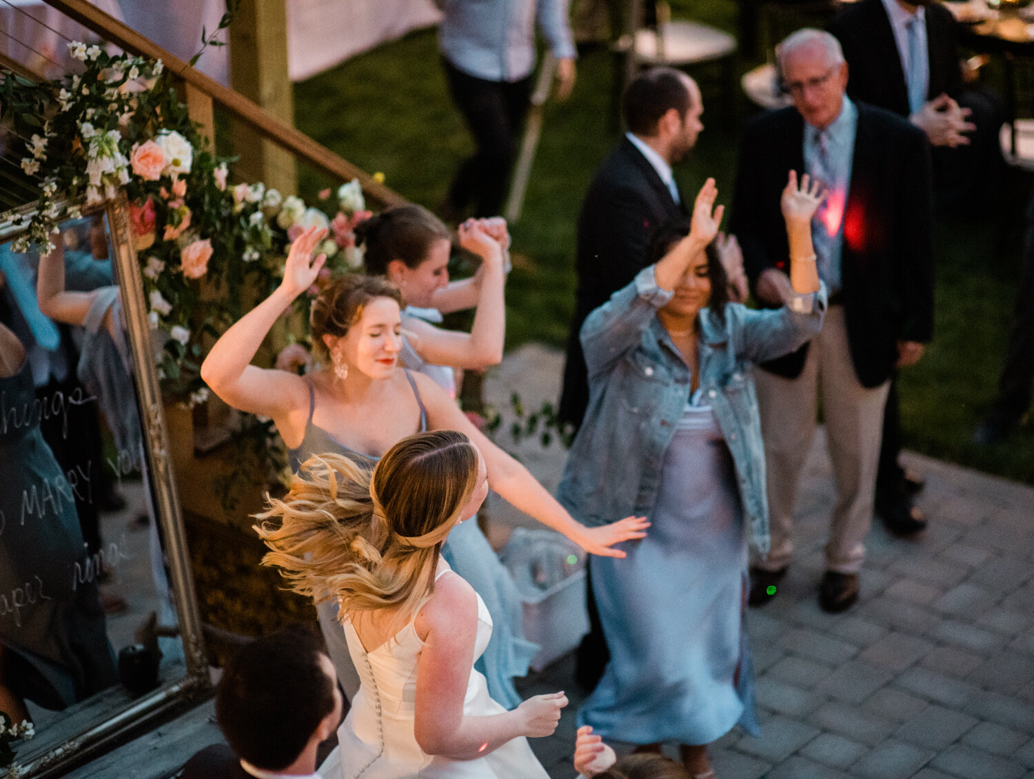 WellfleetBackyardWedding_050.jpg