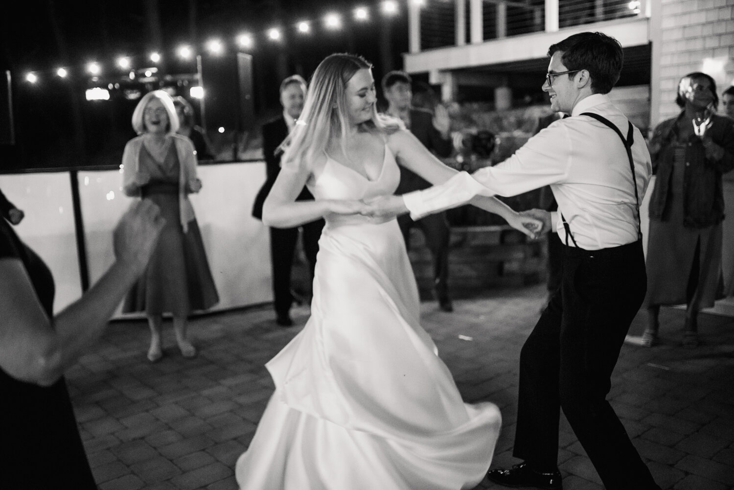 WellfleetBackyardWedding_056.jpg
