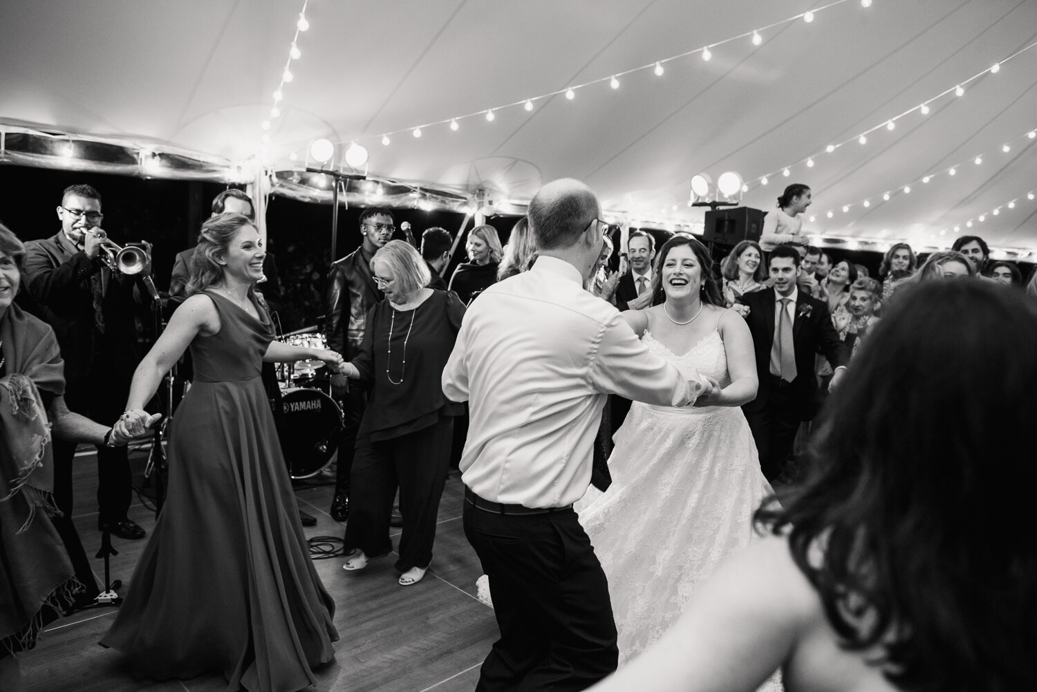 Willowdale_Wedding_049.jpg