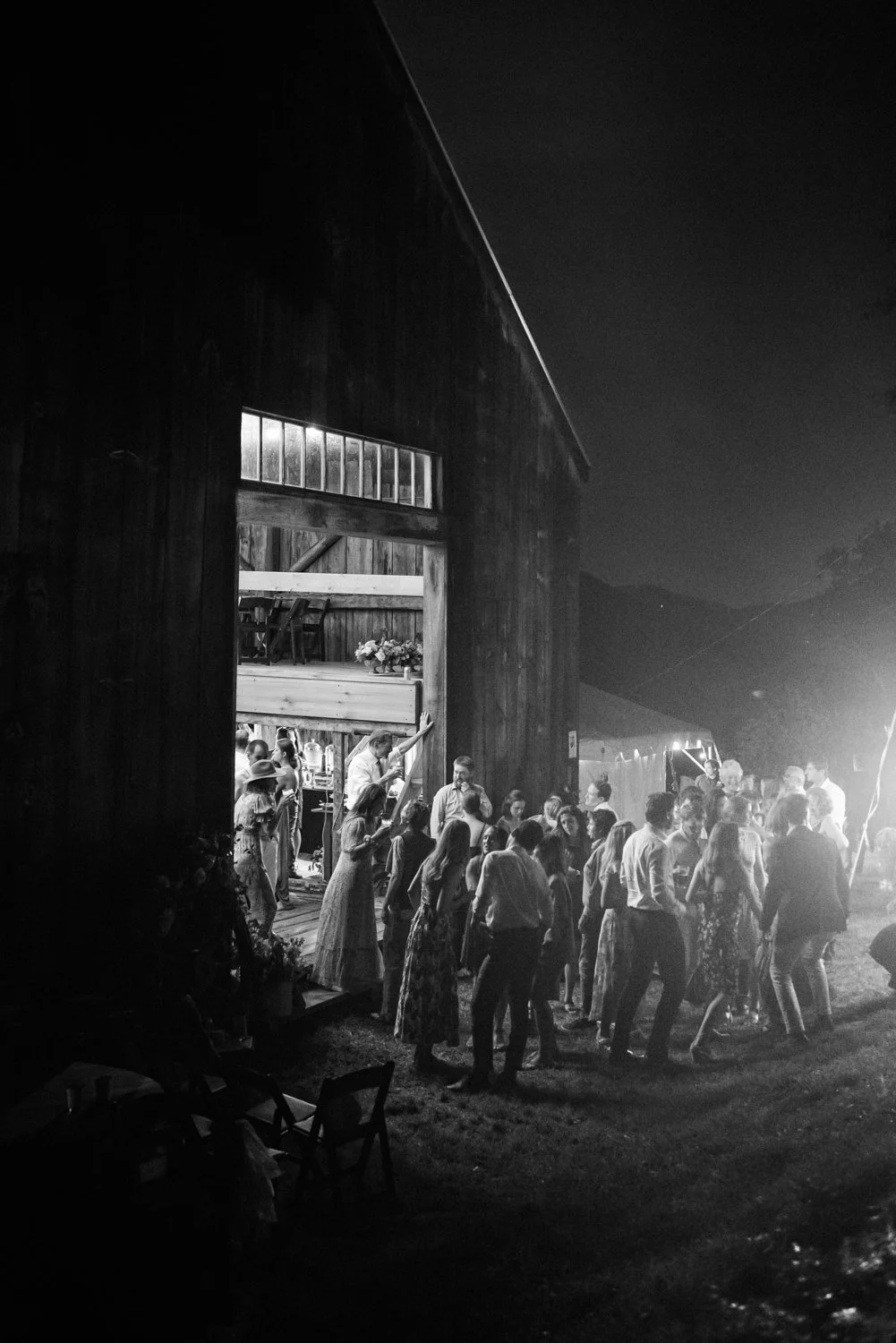 Mountain_Wedding_NH_Barn_099.jpeg