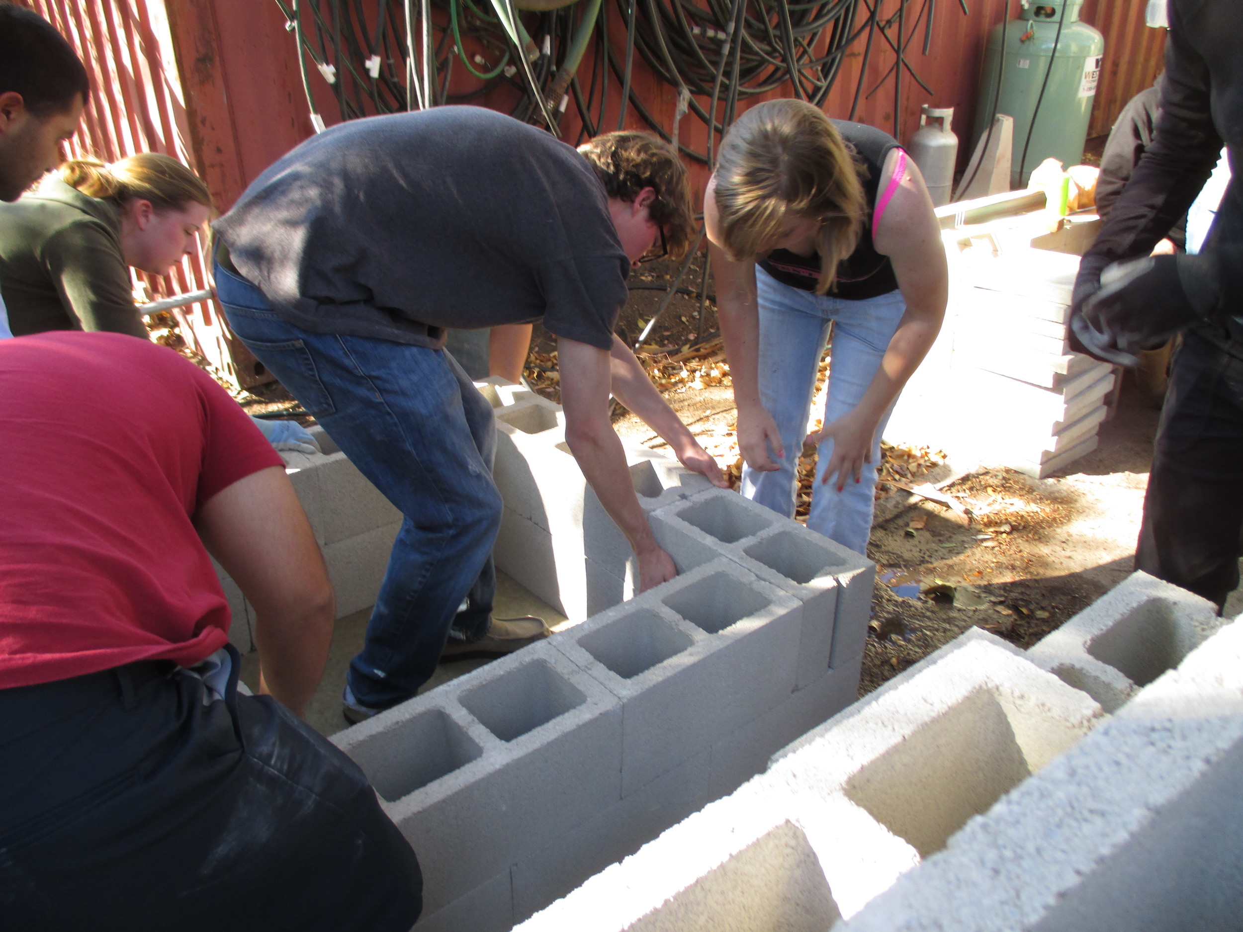 2014  Feb 5 SBCC construc cob oven lab 031.jpg