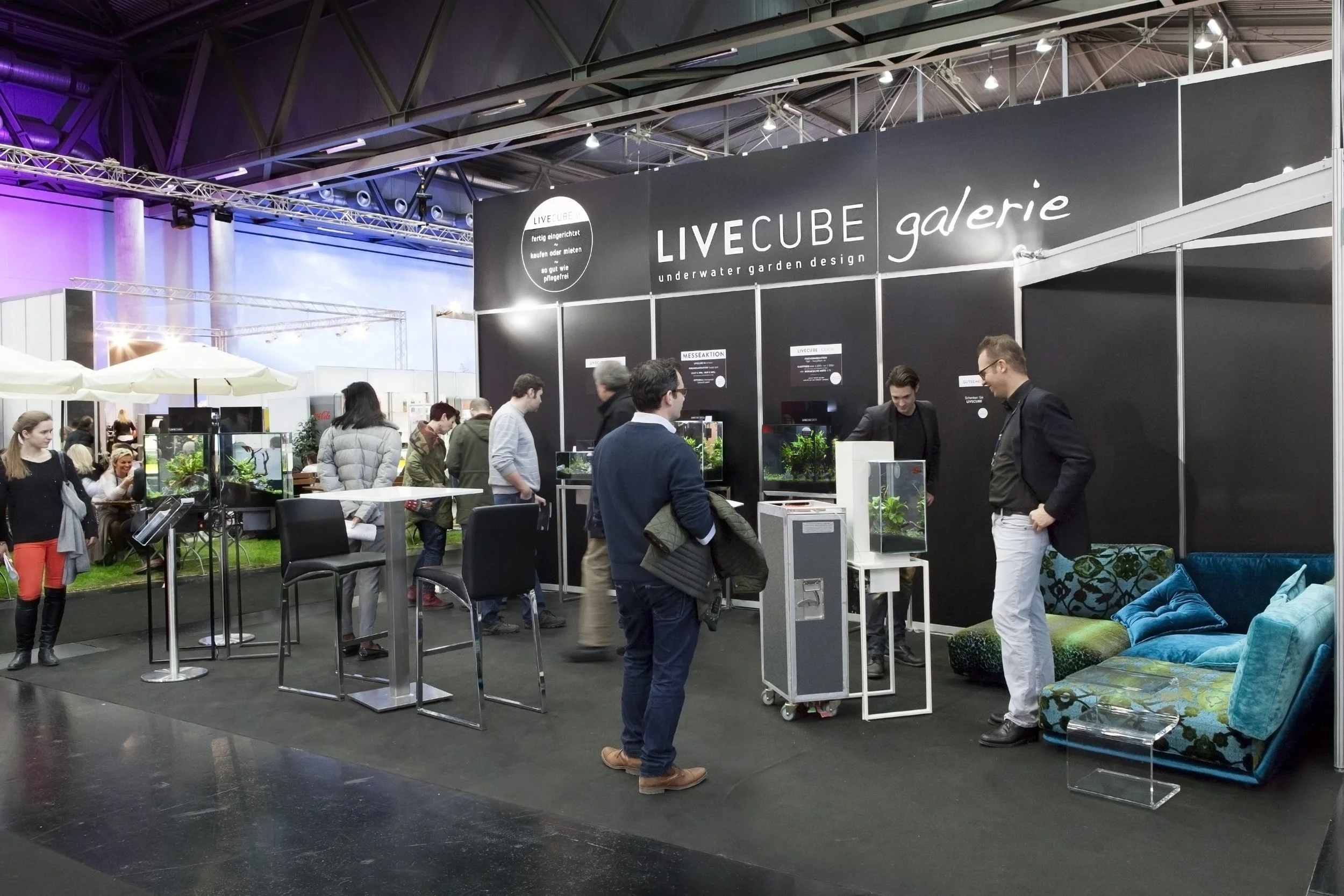 Livecube Messestand klein.jpg