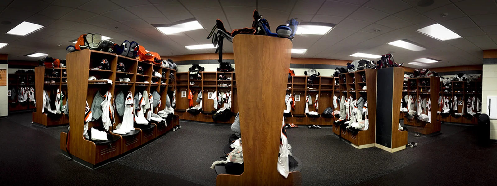 kalmazoo-college-locker-room