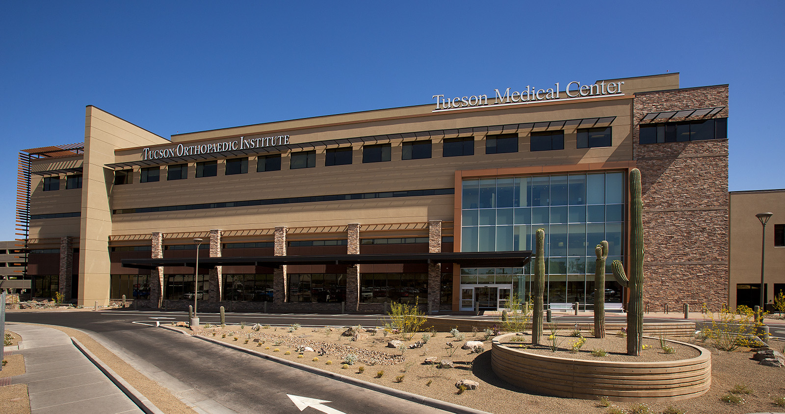 Tucson Medical Center West Pavilion — Hobbs+Black Architects