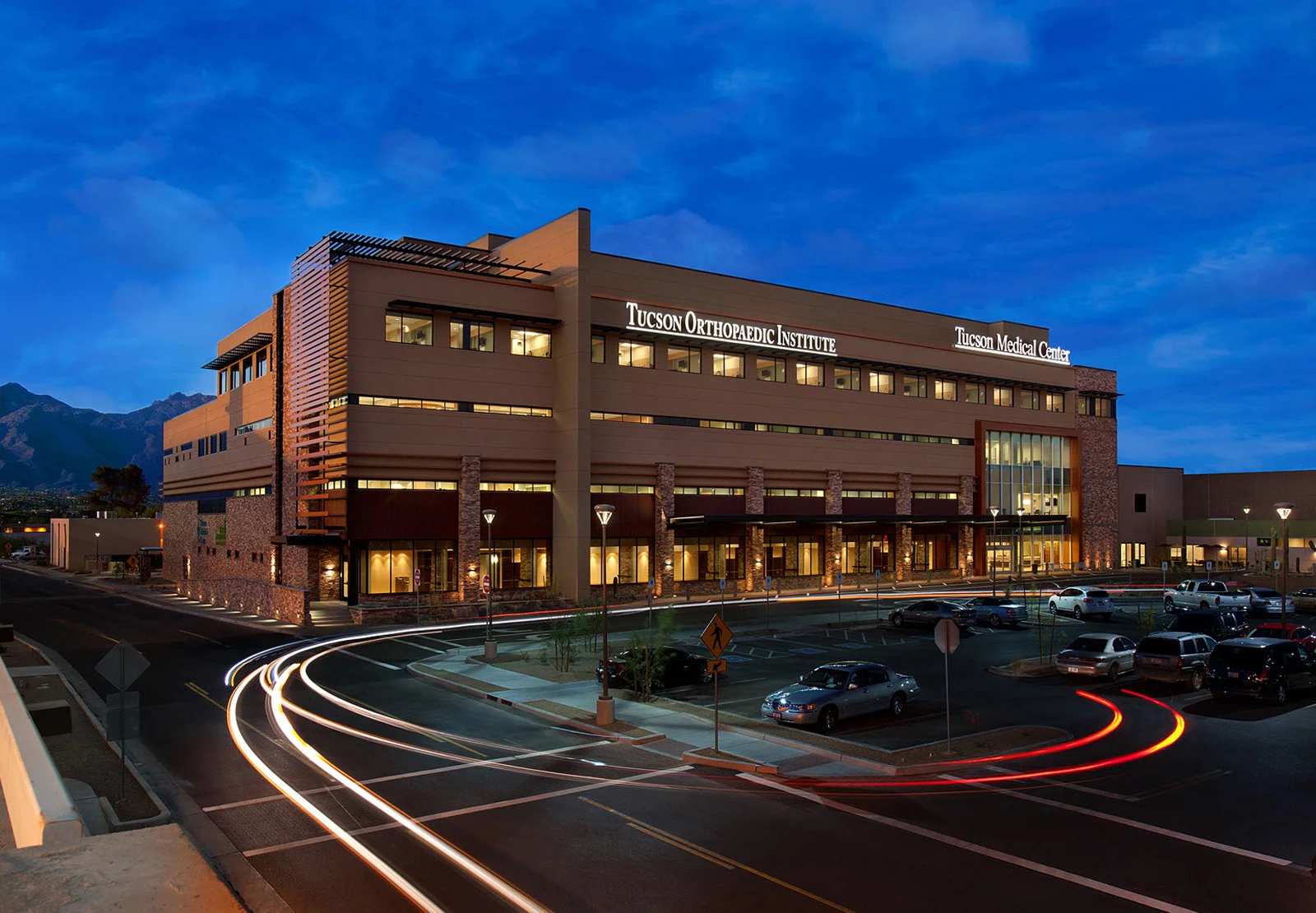tucson-medical-center-exterior-night