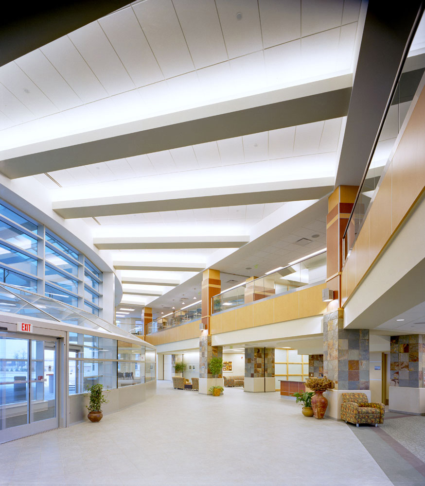 hfhs-wyandotte-hospital-lobby
