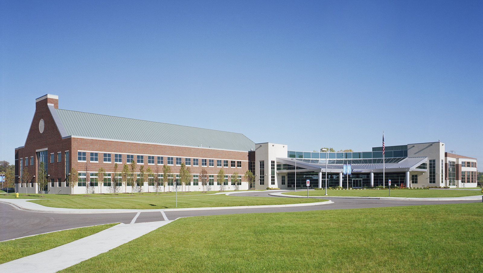 hfhs-wyandotte-hospital-exterior